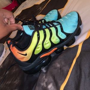 Vapormax nikes (Size 8 unisex)